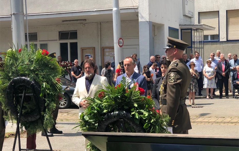 POLAGANJE VIJENACA U SPOMEN POGINULIM I NESTALIM BRANITELJIMA ZET-a